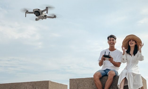 折りたたみ式ドローン DJI Mavic Mini
