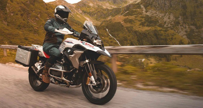 BMW Motorradの新車バイクを100日間体験できる豪華試乗キャンペーン♪